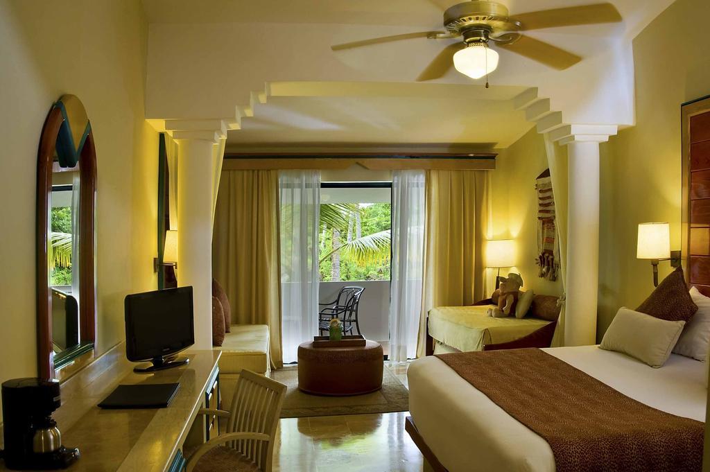 Melia Caribe Tropical All Inclusive (Adults Only) Punta Cana Bilik gambar